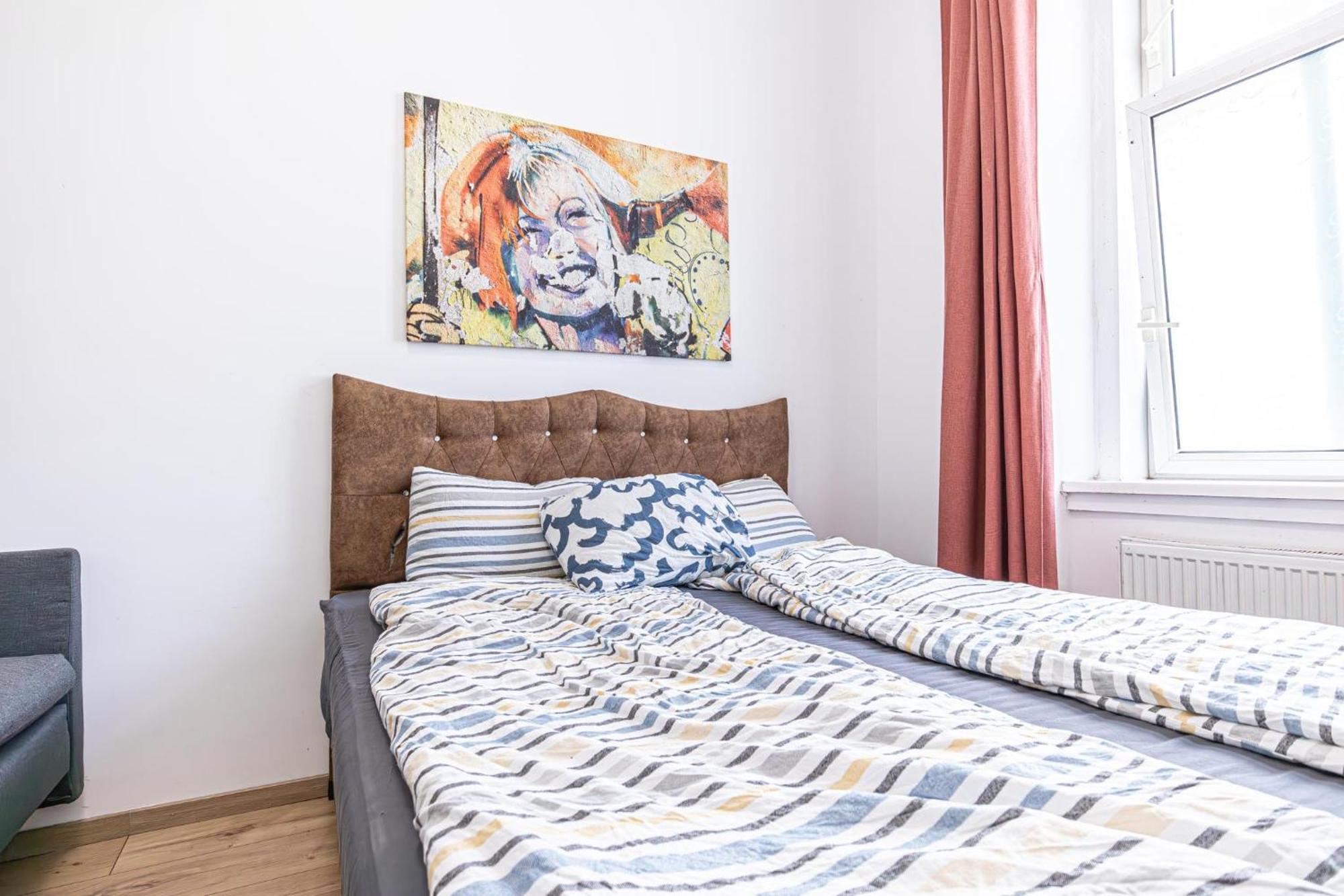 Hostel 6 Min To Amusement Park - Economy In Shared Wenen