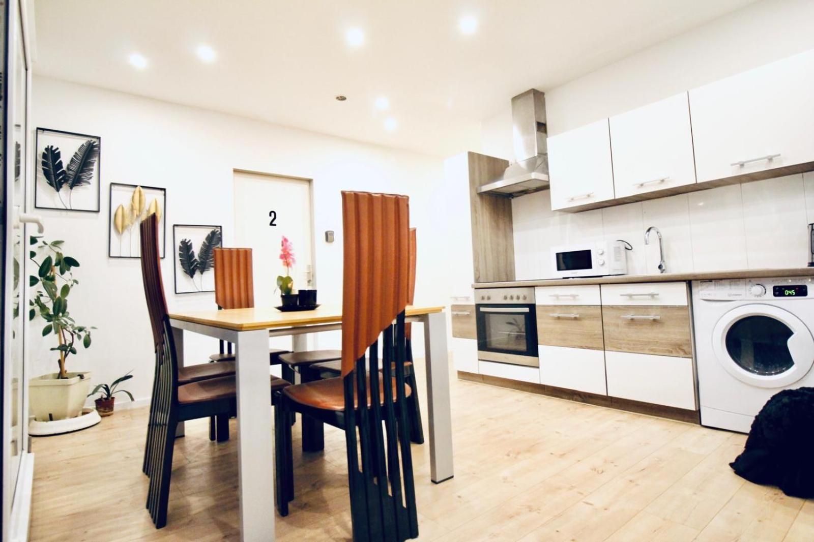 Hostel 6 Min To Amusement Park - Economy In Shared Wenen